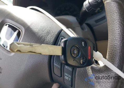 2005 Honda Accord 2.4 Lx из США, поврежденный, VIN 1HGCM56425A079828